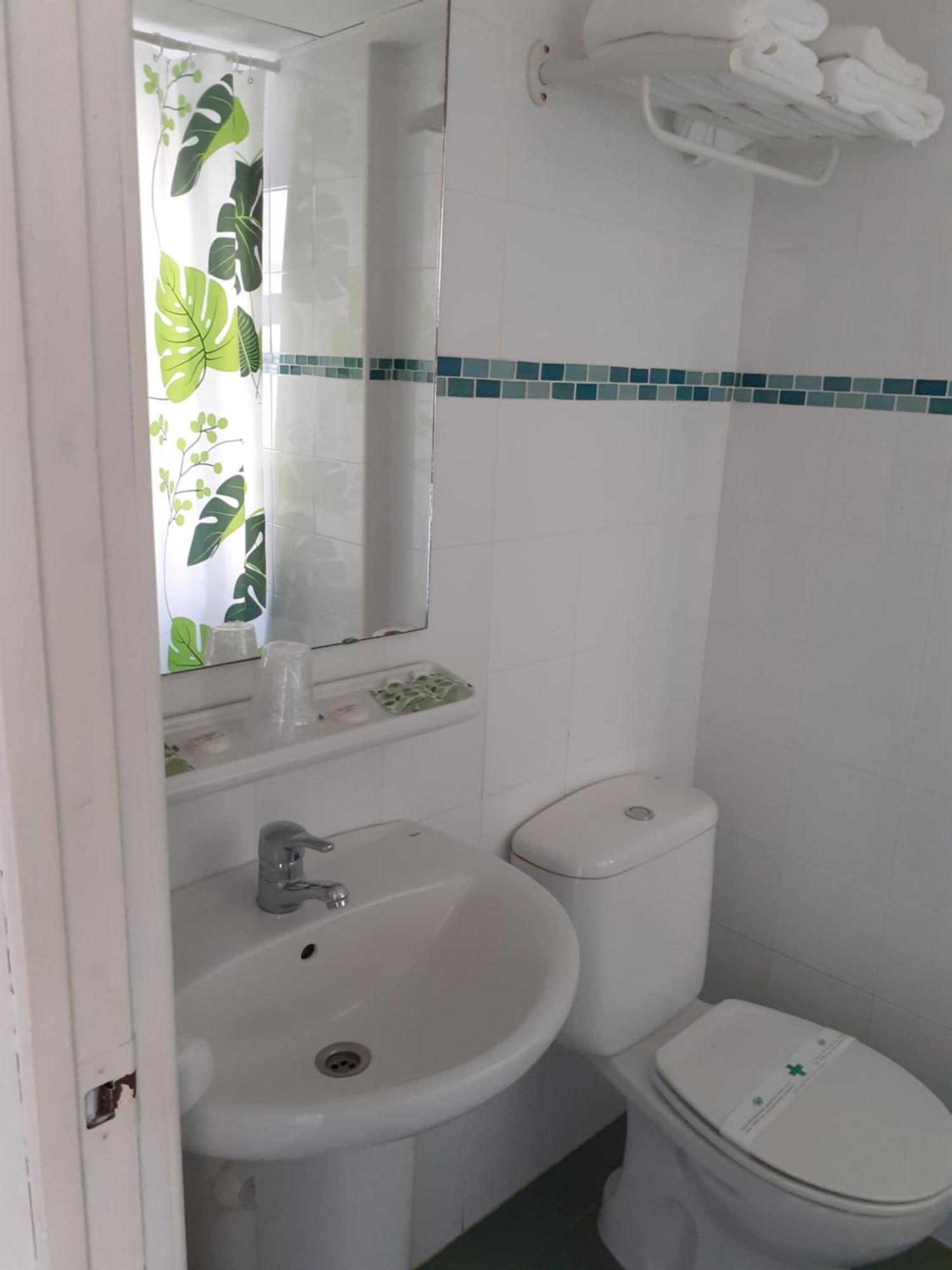 Hotel Clibomar Jamaica ガンディア エクステリア 写真